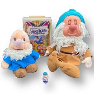 4 Piece Snow White Disney Collection - Vintage Seven Dwarves Dolls VHS